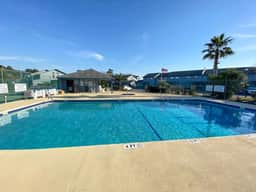23 A Lil Salty 2 BR 2.5 BA Townhome Little River - Image 2