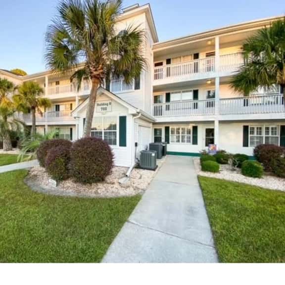 D2 Bishop on the Green 2 BR 2 BA Condo Golf Course - Image 1