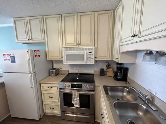 C110 A Shore Thing 2 BR 2 BA Oceanfront Condo